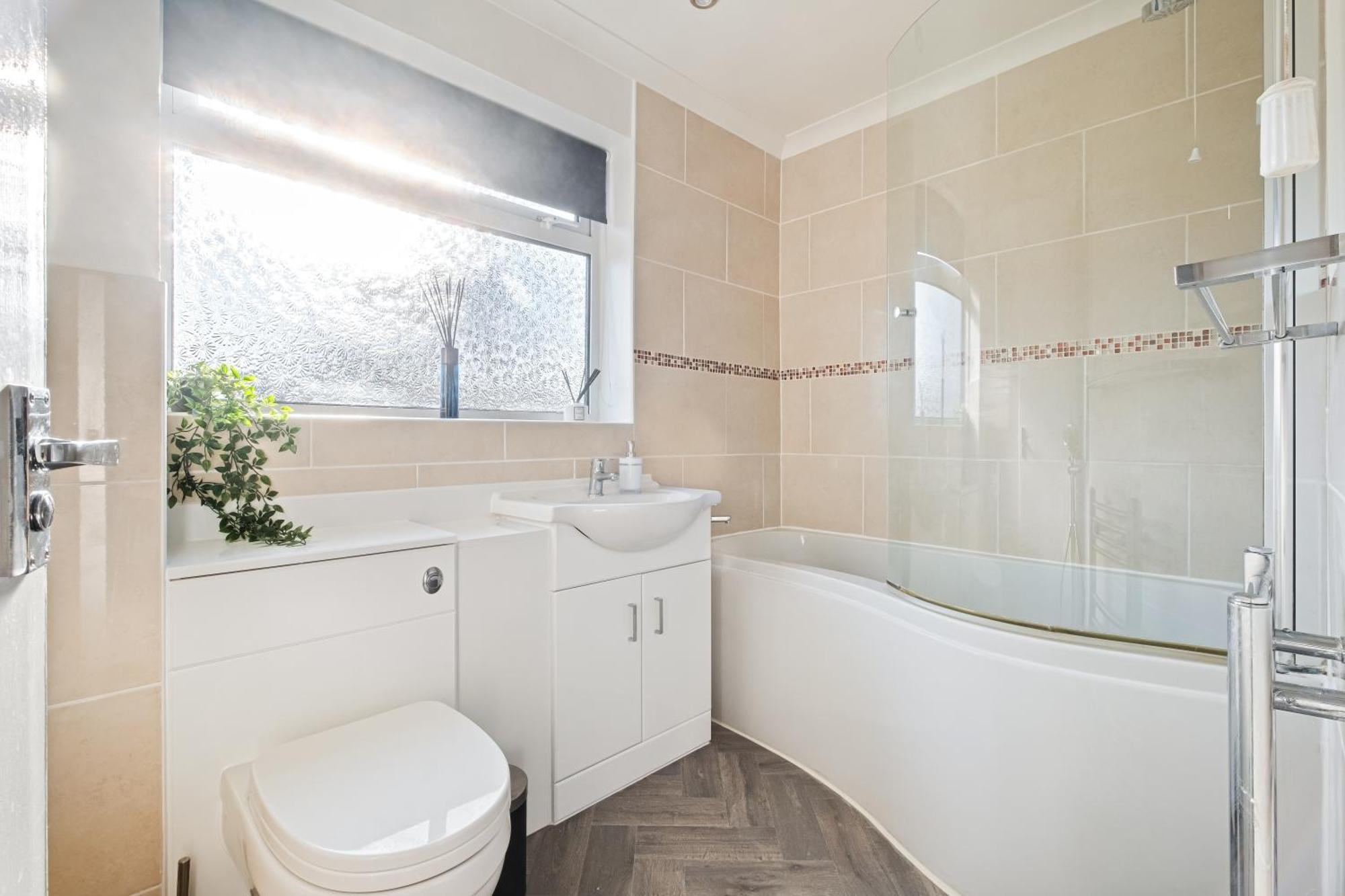 Comfy And Freshly Redecorated Home By Our Home Short Stays Close To Town Centre With Free Parking Bedford Exterior photo