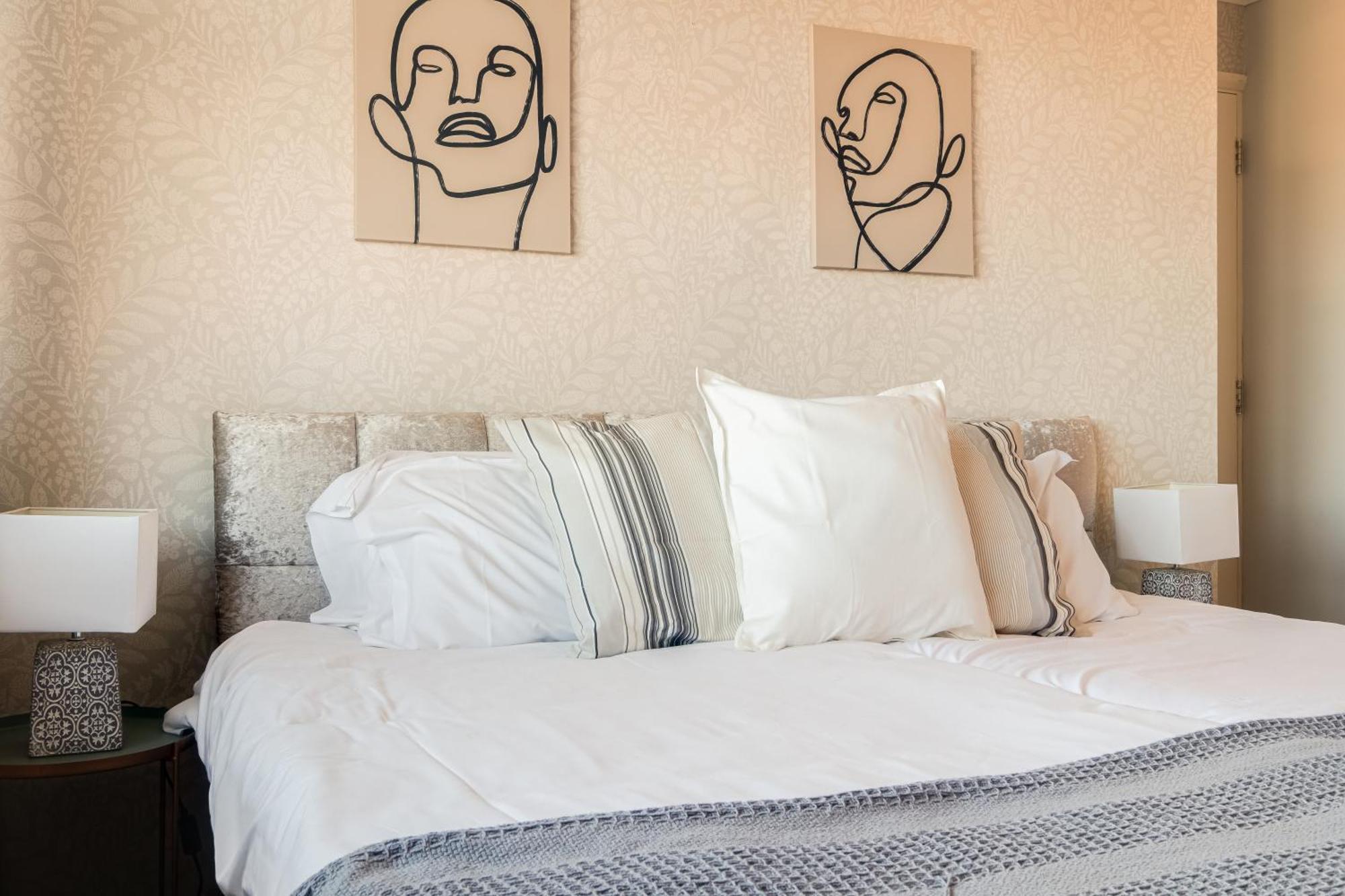 Comfy And Freshly Redecorated Home By Our Home Short Stays Close To Town Centre With Free Parking Bedford Exterior photo